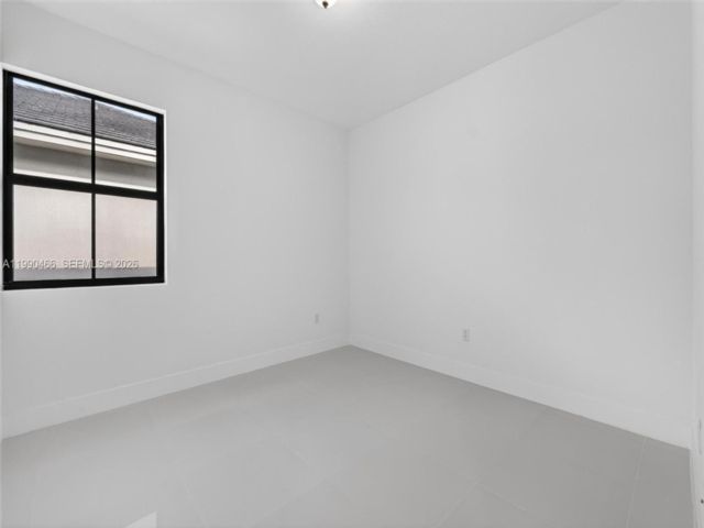  5 BR,  4.00 BTH &nbsp; style home in Miami