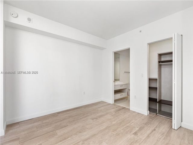  2 BR,  2.00 BTH &nbsp; style home in Miami