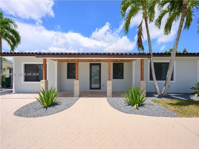 5 BR,  3.00 BTH &nbsp; style home in Miami
