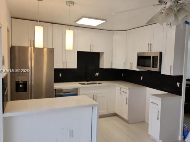  2 BR,  2.00 BTH &nbsp; style home in Miami