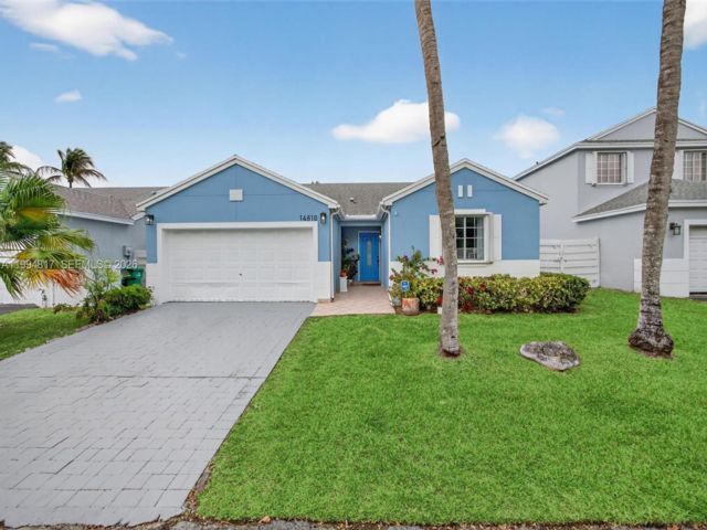  4 BR,  3.00 BTH &nbsp;European style home in Miami