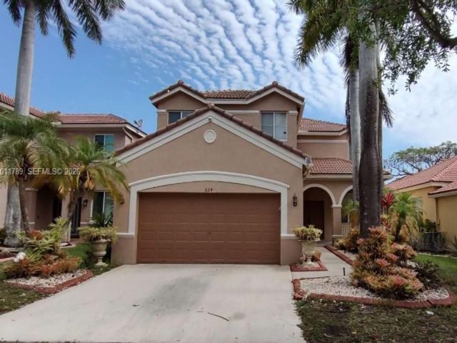  5 BR,  3.50 BTH &nbsp; style home in Weston