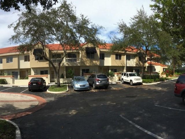  3 BR,  2.50 BTH &nbsp; style home in Plantation