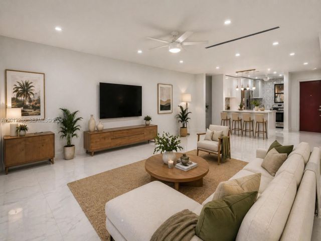 2 BR,  2.50 BTH &nbsp; style home in Medley