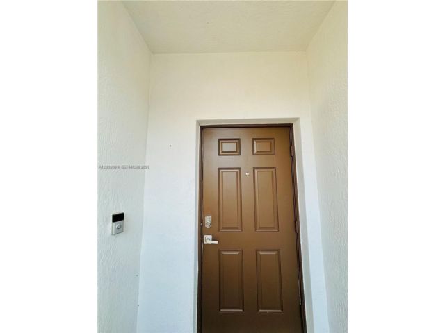 [PHOTO]