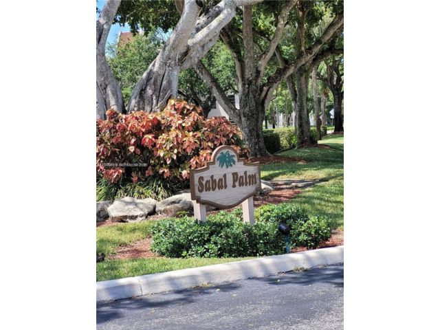  3 BR,  2.00 BTH &nbsp; style home in Davie