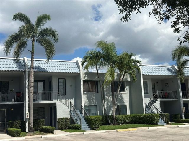 [Weston Real Estate, listing number 3339098]
