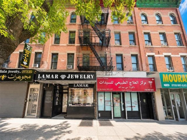 [PHOTO]