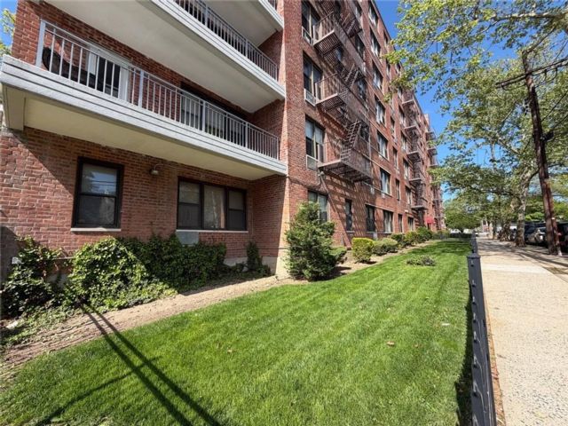  2 BR,  1.00 BTH &nbsp;Condominium style home in Grant City