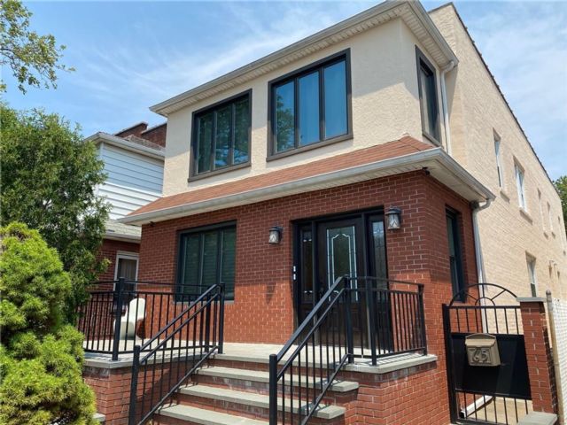 3 BR,  2.00 BTH &nbsp;Multi-family style home in Bay Ridge