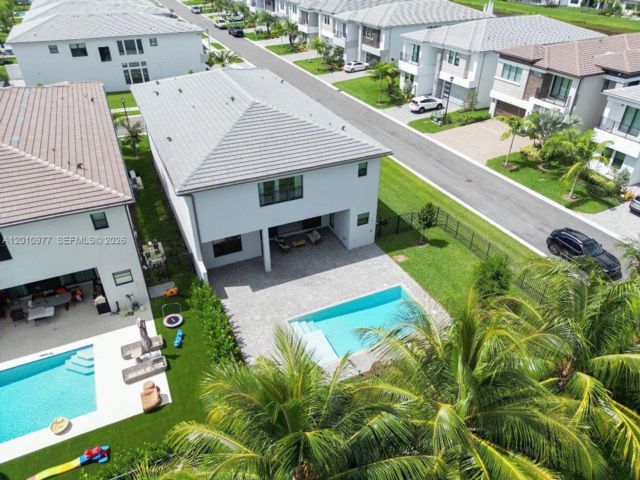  5 BR,  7.00 BTH &nbsp; style home in Boca Raton