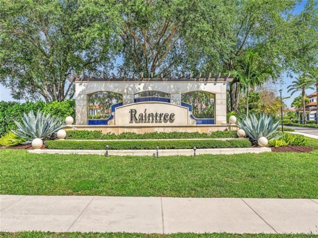 3 BR,  3.50 BTH &nbsp;Townhouse style home in Pembroke Pines