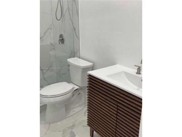 [PHOTO]