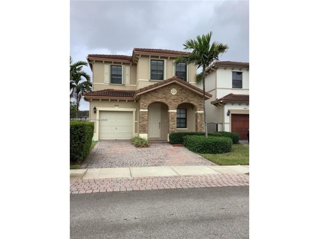  3 BR,  2.50 BTH &nbsp; style home in Miami