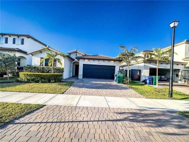  4 BR,  3.00 BTH &nbsp; style home in Miami