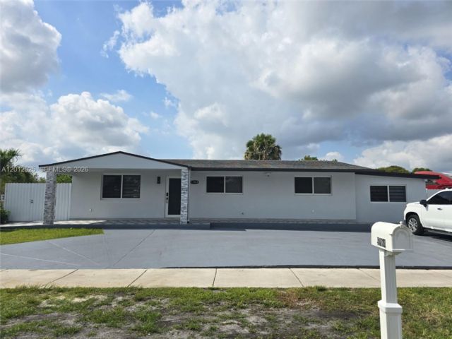  4 BR,  2.00 BTH &nbsp; style home in Miami