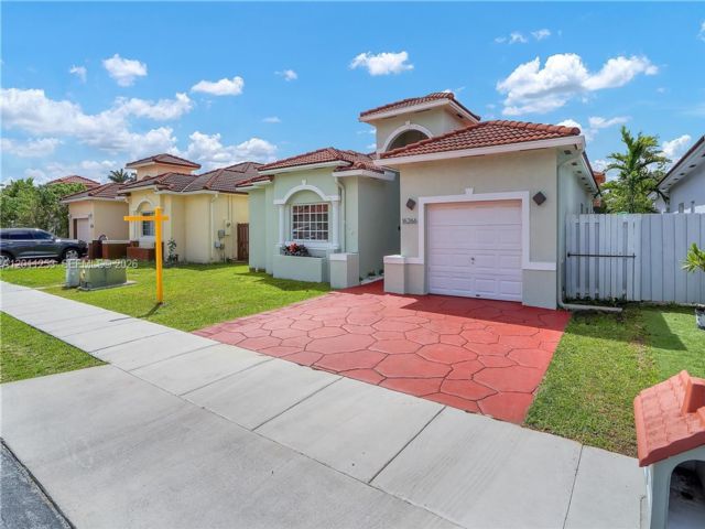  4 BR,  2.00 BTH &nbsp; style home in Miami