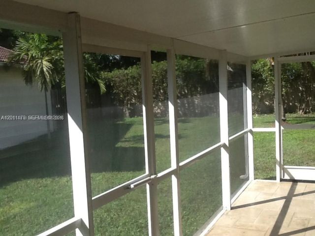 [PHOTO]