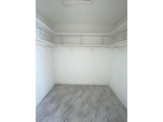[PHOTO]