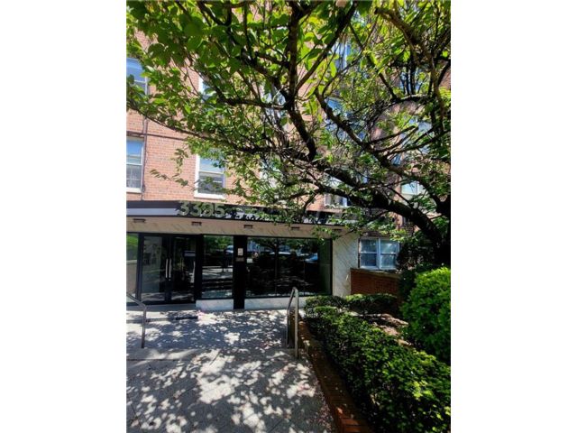  2 BR,  2.00 BTH &nbsp;Co-op style home in Madison