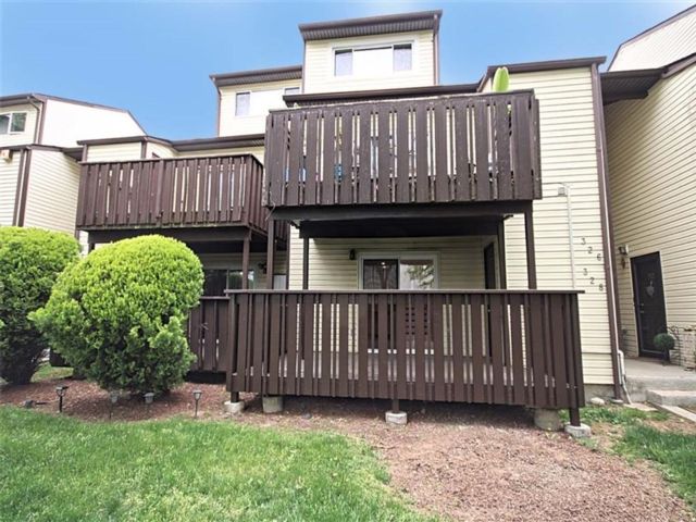  2 BR,  2.00 BTH &nbsp;Condominium style home in Bay Terrace