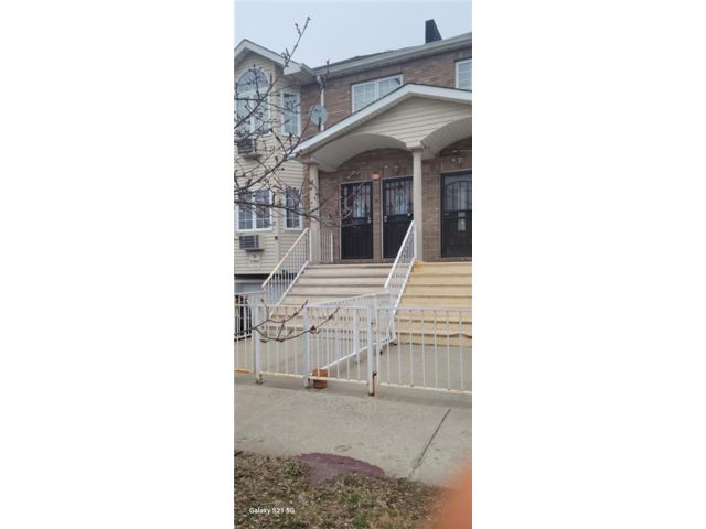 Studio,  0.00 BTH &nbsp;Multi-family style home in East New York