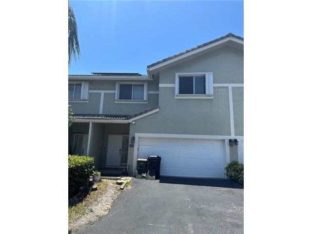  3 BR,  2.50 BTH &nbsp;Townhouse style home in Lighthouse Point