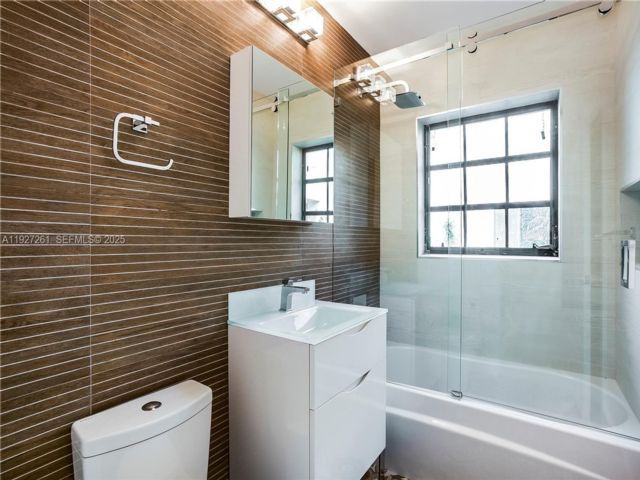  3 BR,  2.00 BTH &nbsp; style home in Coral Gables