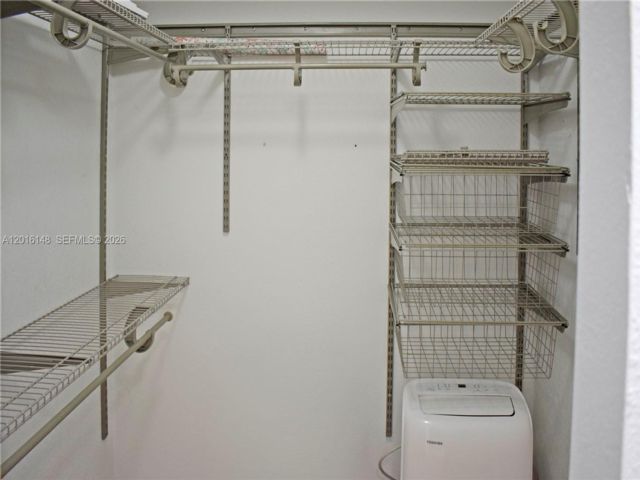 [PHOTO]