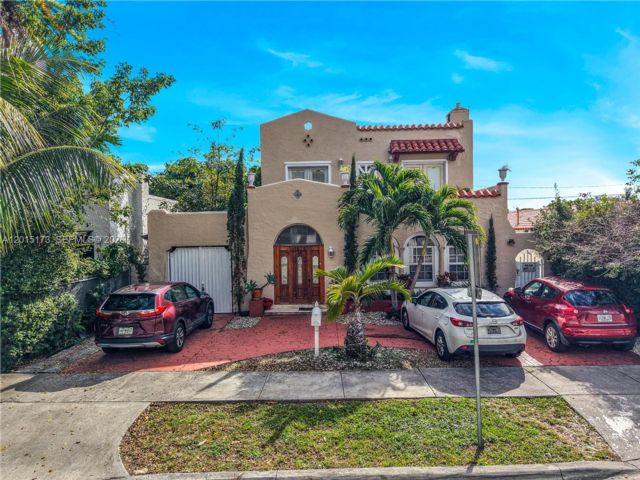  2 BR,  1.50 BTH &nbsp; style home in Miami