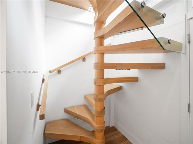 [PHOTO]