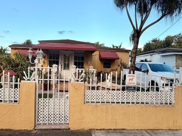  2 BR,  1.00 BTH &nbsp; style home in Miami