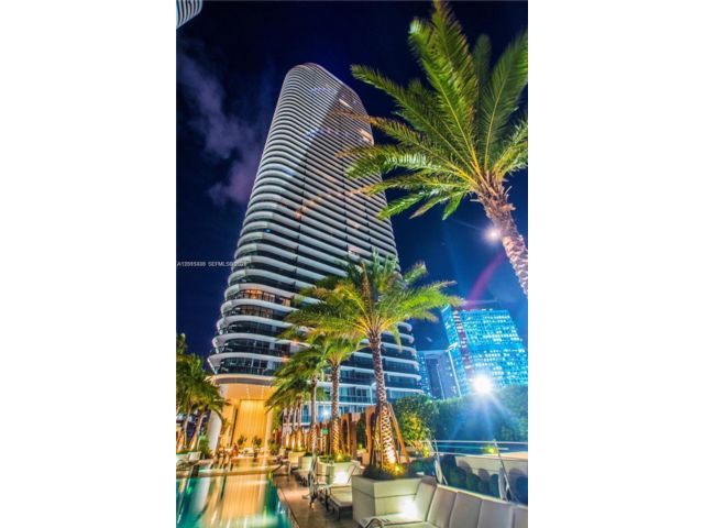  2 BR,  2.50 BTH &nbsp; style home in Miami