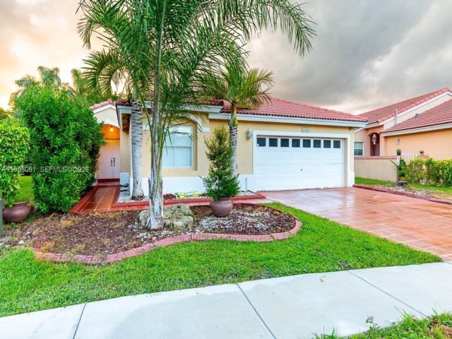  3 BR,  2.00 BTH &nbsp;European style home in Miramar