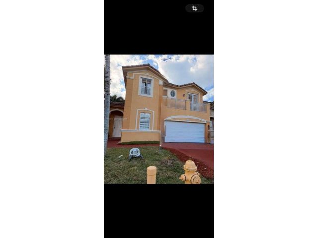  5 BR,  4.00 BTH &nbsp;European style home in Medley