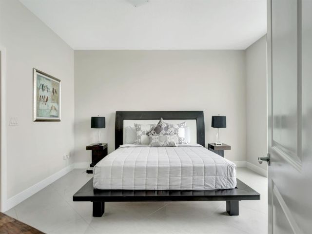 [PHOTO]
