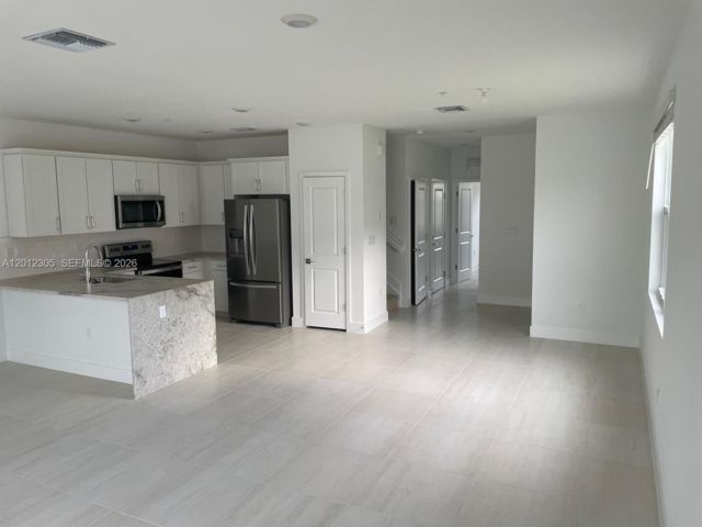  4 BR,  3.00 BTH &nbsp; style home in Pembroke Pines