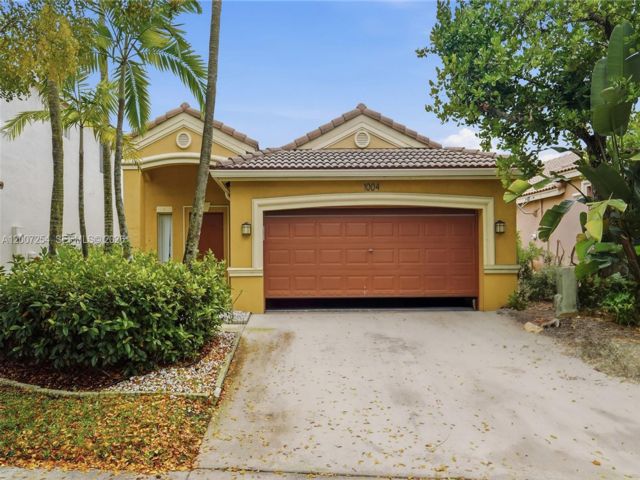 [Weston Real Estate, listing number 3339388]