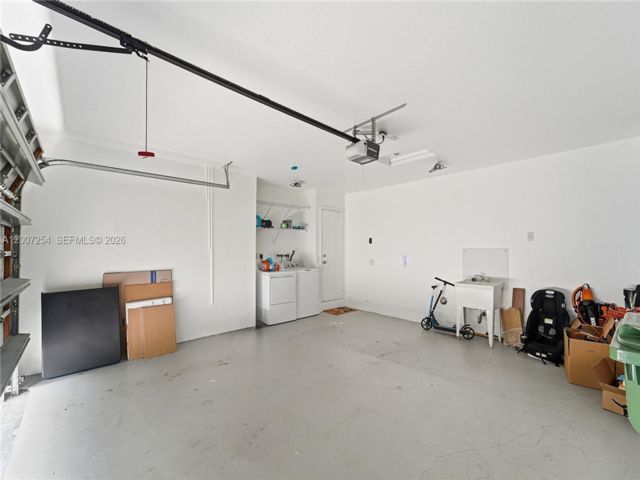 [PHOTO]