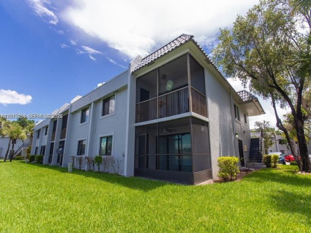 [Weston Real Estate, listing number 3339390]