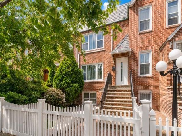  4 BR,  2.00 BTH &nbsp;Multi-family style home in Marine Park