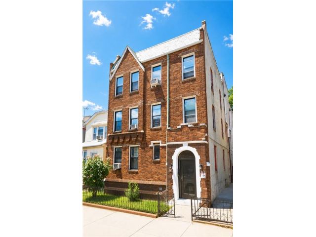 Studio,  0.00 BTH &nbsp;Multi-family style home in East Flatbush