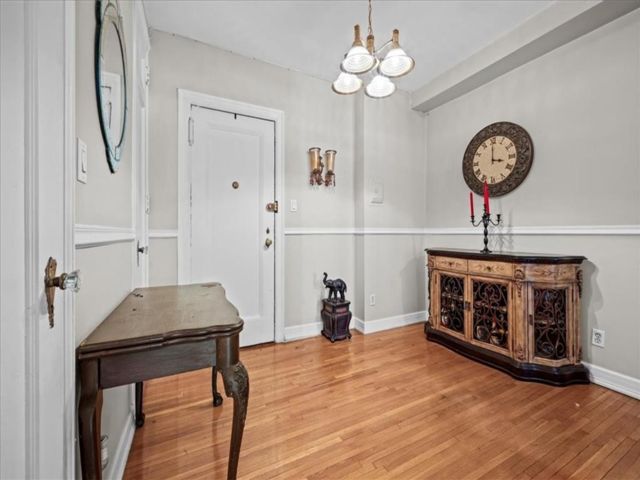  1 BR,  1.00 BTH &nbsp;Co-op style home in Bay Ridge