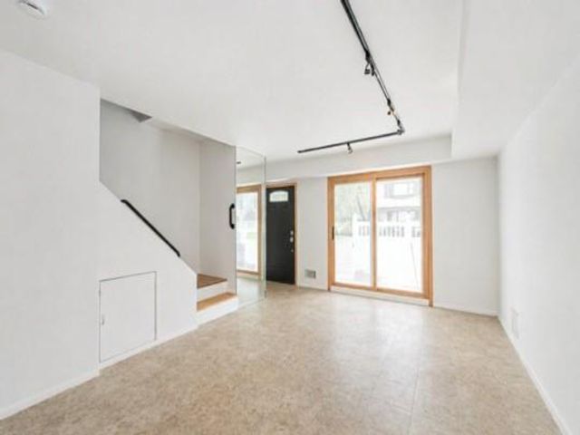 [PHOTO]