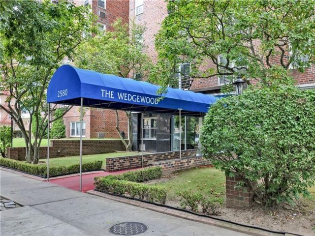  2 BR,  1.00 BTH &nbsp;Co-op style home in Sheepshead Bay
