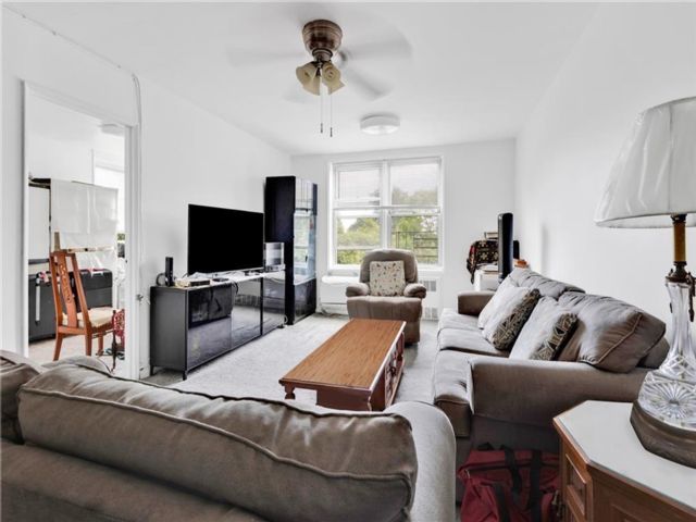 [PHOTO]