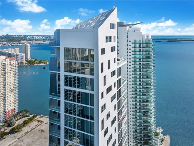  2 BR,  2.00 BTH &nbsp; style home in Miami