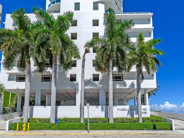  2 BR,  2.00 BTH &nbsp; style home in Miami
