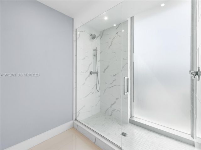 [PHOTO]