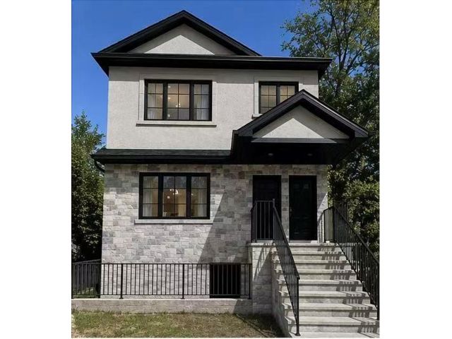  8 BR,  0.00 BTH &nbsp;Multi-family style home in Great Kill